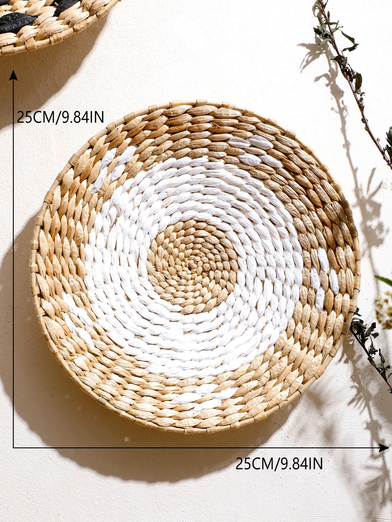Handwoven Seagrass Wall Basket – Boho Hanging Decor for Home Interiors