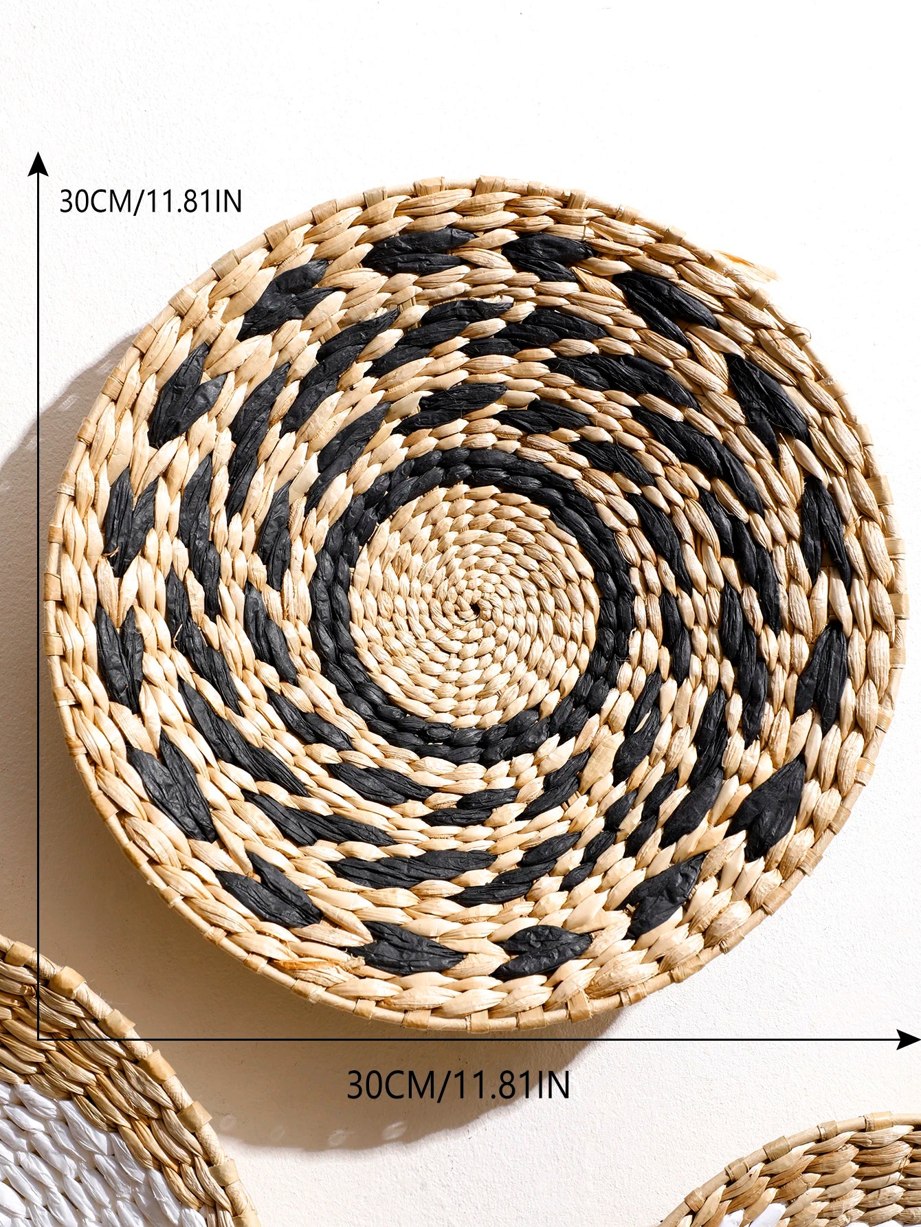 Handwoven Seagrass Wall Basket – Boho Hanging Decor for Home Interiors